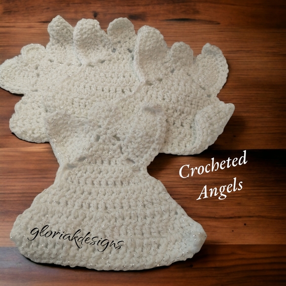 Crocheted Angels 4 handmade white metallic yarn - Picture 2 of 8